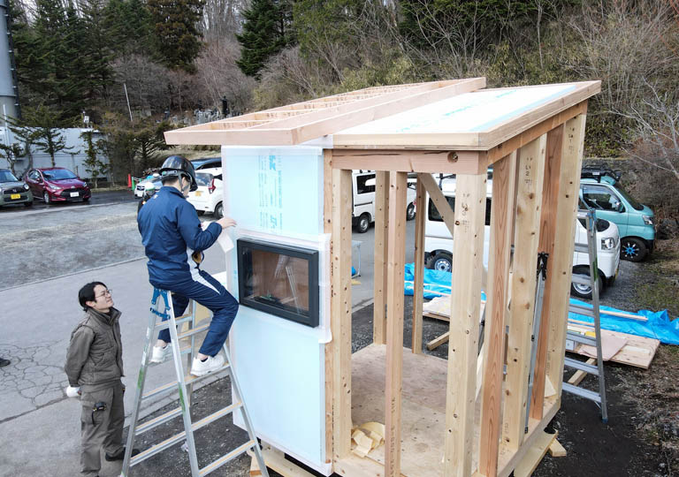 ワークショップ「断熱小屋づくり」