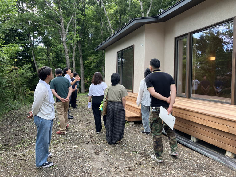 建築中の現場見学（設計施工：軽井沢建築社）