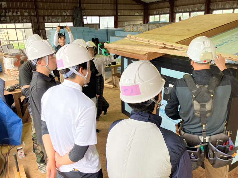 ワークショップ「断熱小屋づくり」